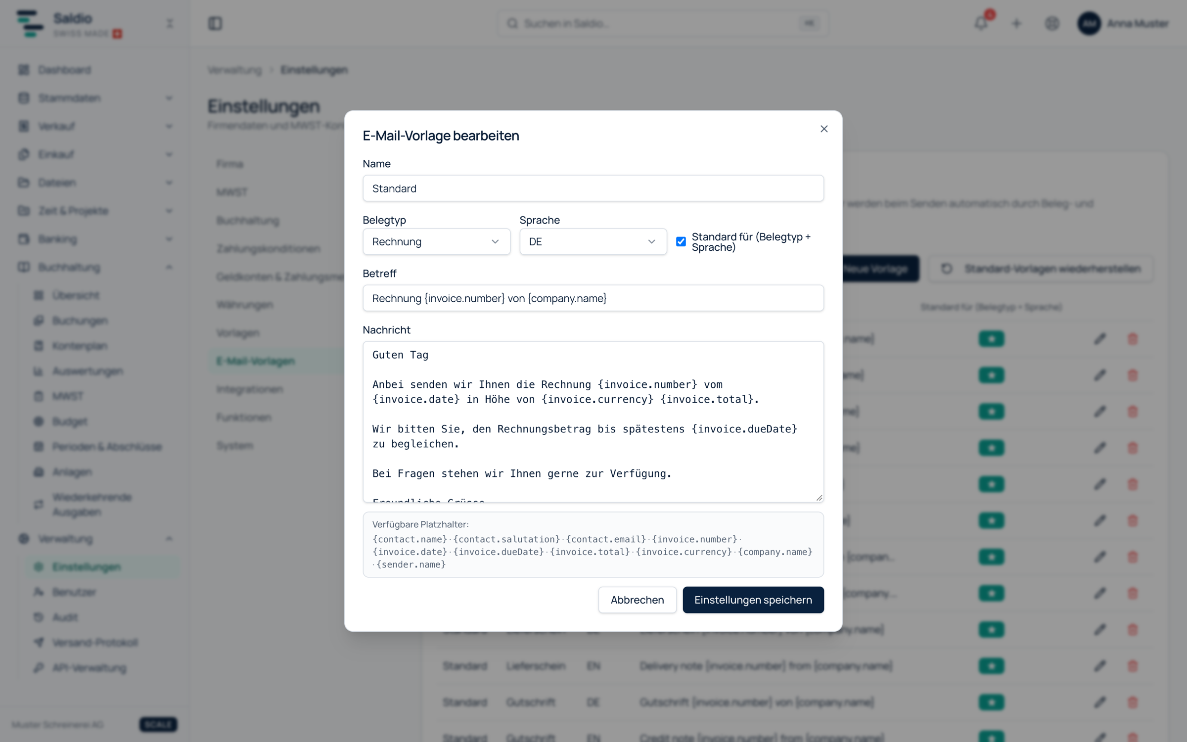 Editor einer E-Mail-Vorlage mit Betreff, Nachricht und verfügbaren Platzhaltern